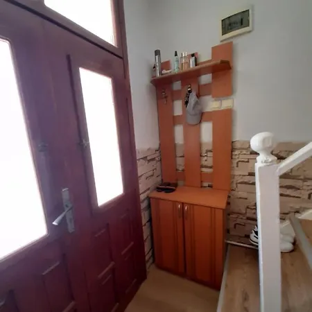 Ayvalikta Gunluk Kiralik Ev Nyaraló